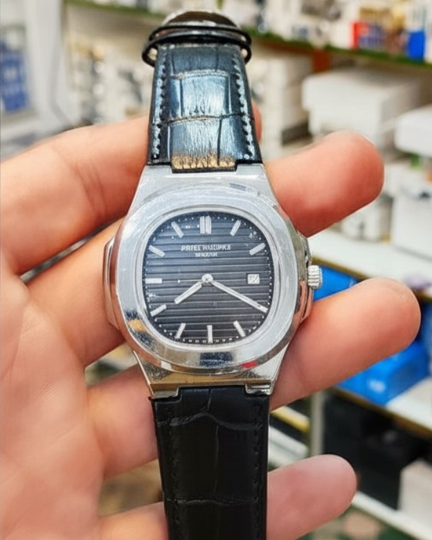 Nautilus-Style Silver Watch — Navy Dial & Croc Leather Strap